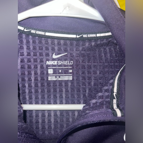 Nike jacket - Picture 3 of 3